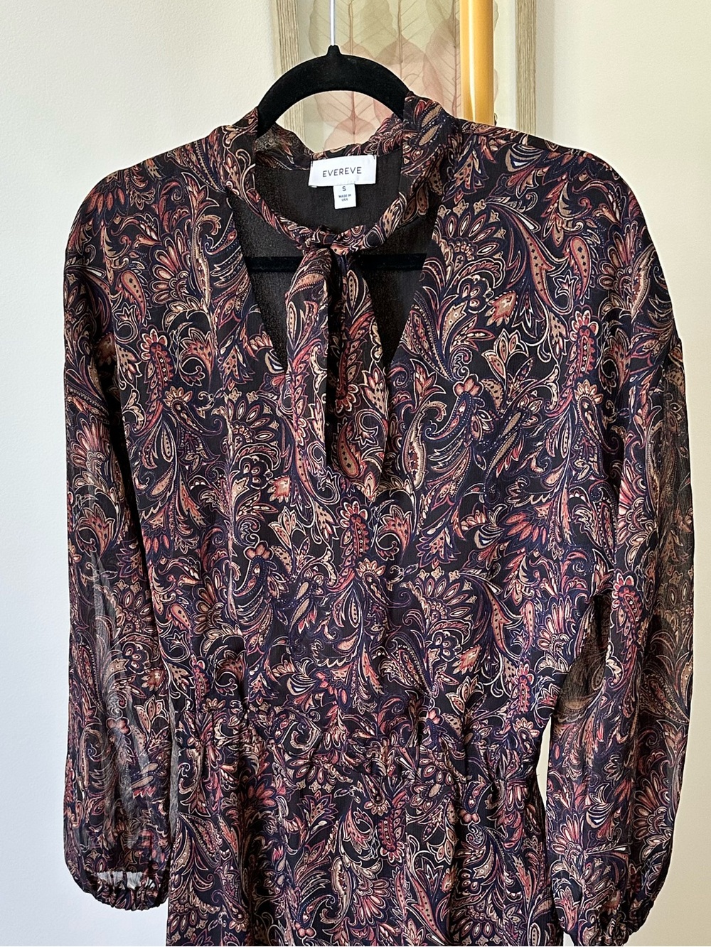 Evereve Paisley Tie-Neck Maxi Dress in Black - Size small